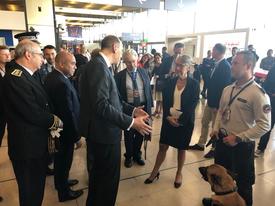 Elizabeth Borne, ministre des Transports, en visite à l'aéroport d'Orly 