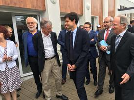 Le Secrétaire d'Etat Julien Denormandie visite une pension de famille de Fontenay-Sous-Bois